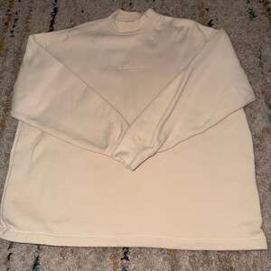 Essentials Fear of God Relaxed Crewneck Egg Shell Sweatshirt NEXT DAY SHIPPING
